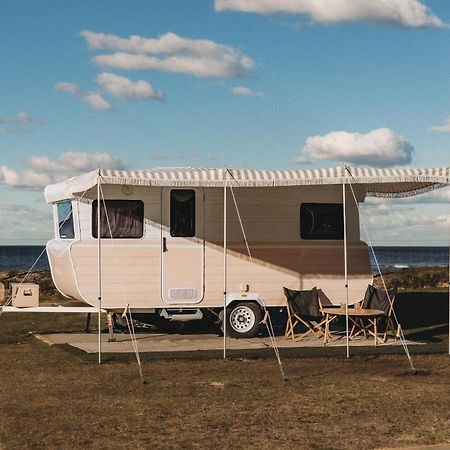 Blue Lagoon Beach Resort Bateau Bay Exteriör bild