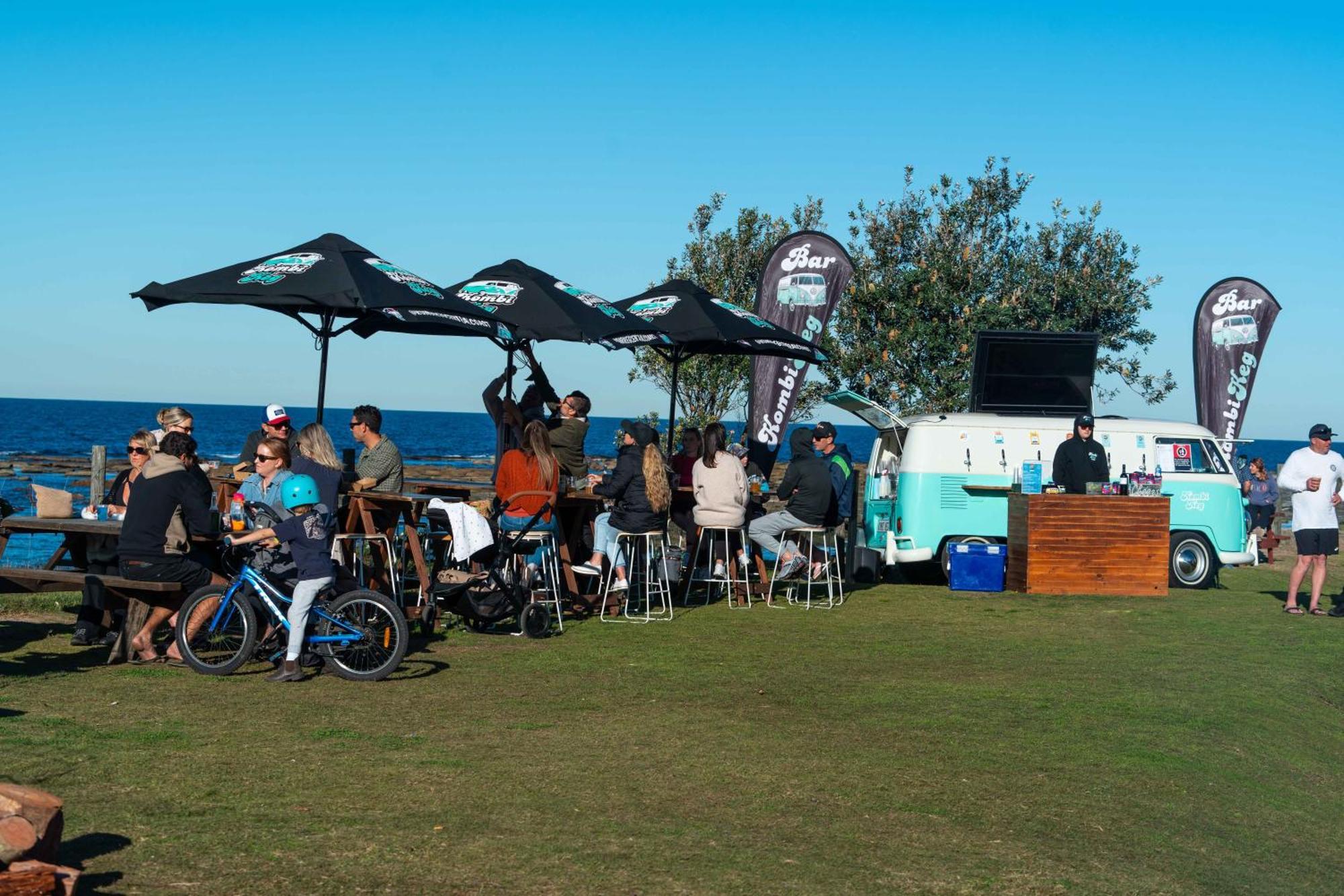Blue Lagoon Beach Resort Bateau Bay Exteriör bild