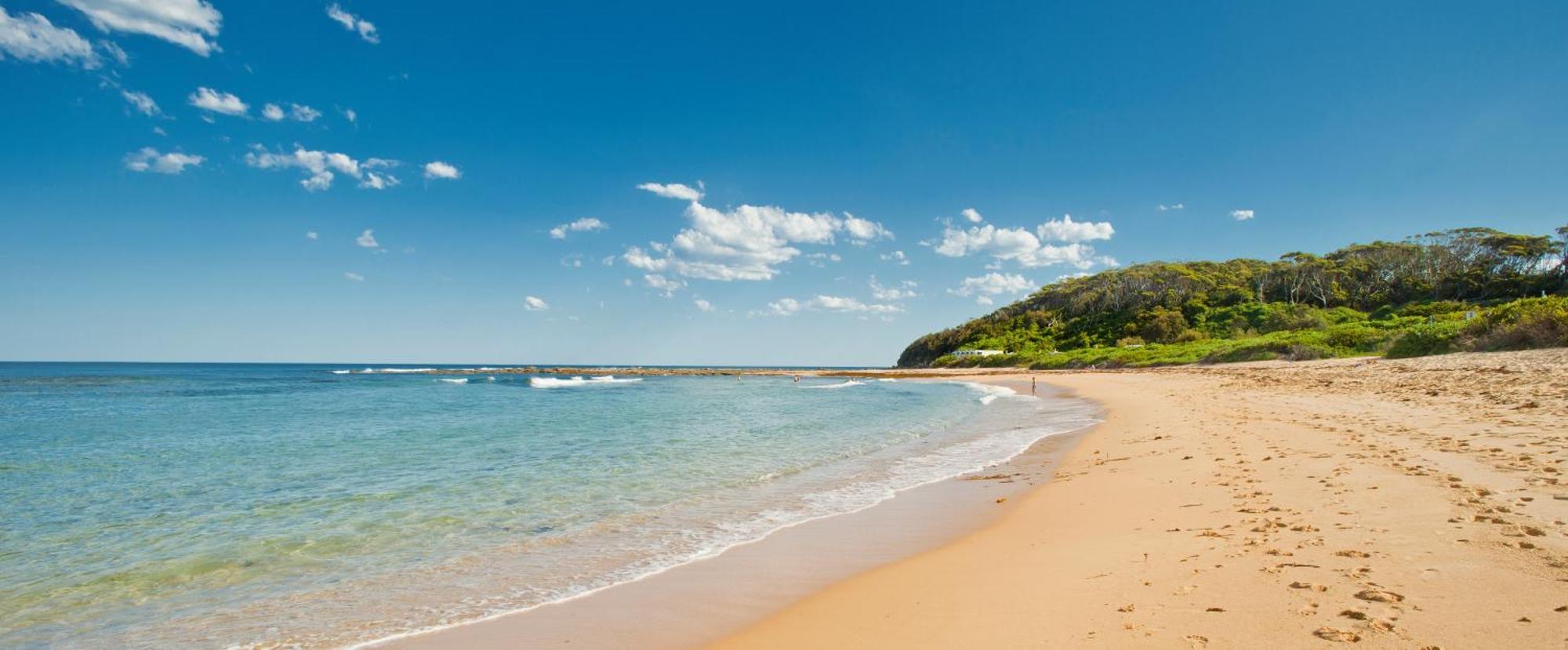 Blue Lagoon Beach Resort Bateau Bay Exteriör bild