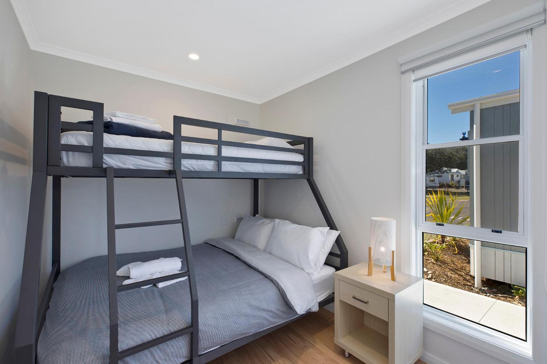 Blue Lagoon Beach Resort Bateau Bay Exteriör bild