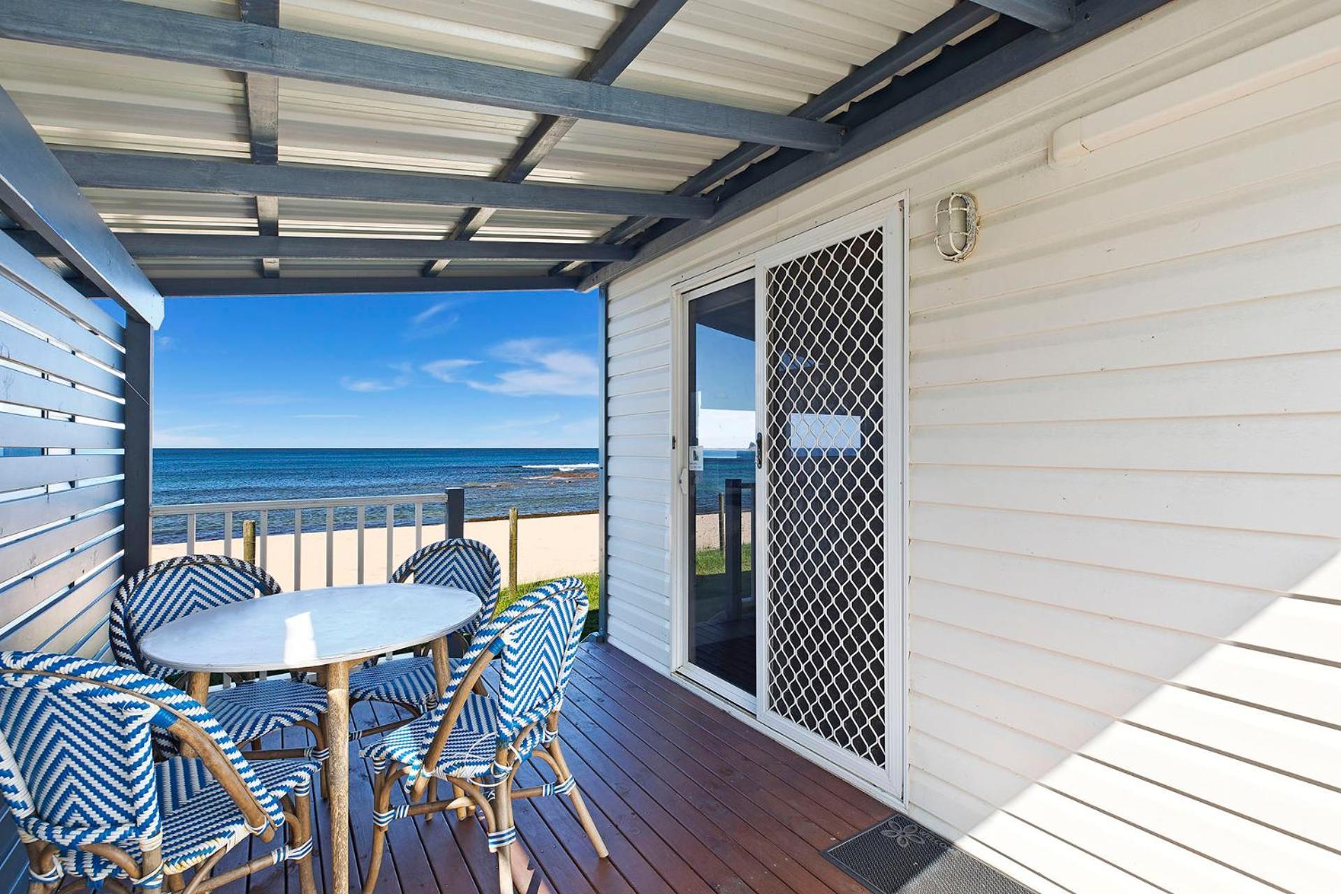 Blue Lagoon Beach Resort Bateau Bay Exteriör bild