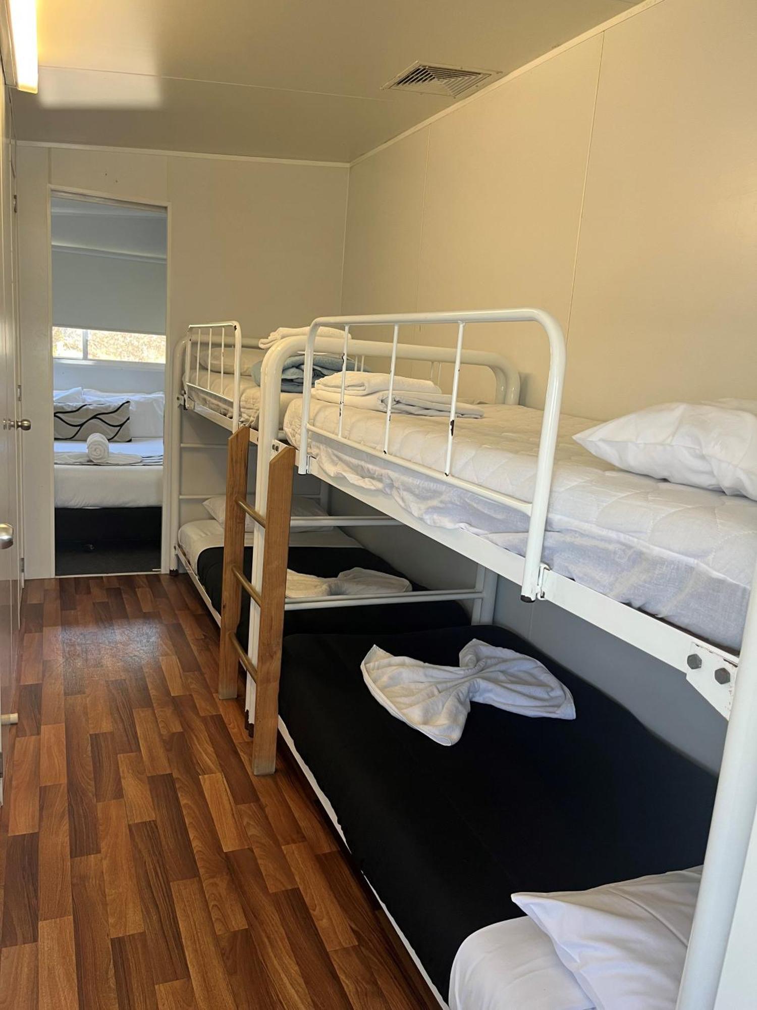 Blue Lagoon Beach Resort Bateau Bay Exteriör bild