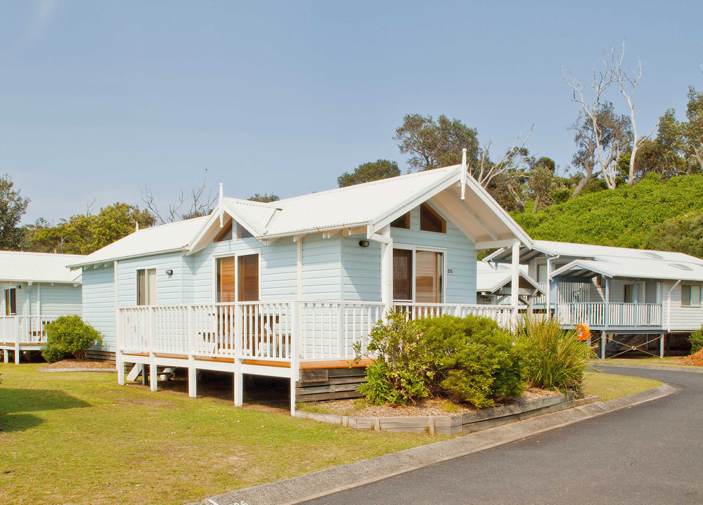 Blue Lagoon Beach Resort Bateau Bay Exteriör bild
